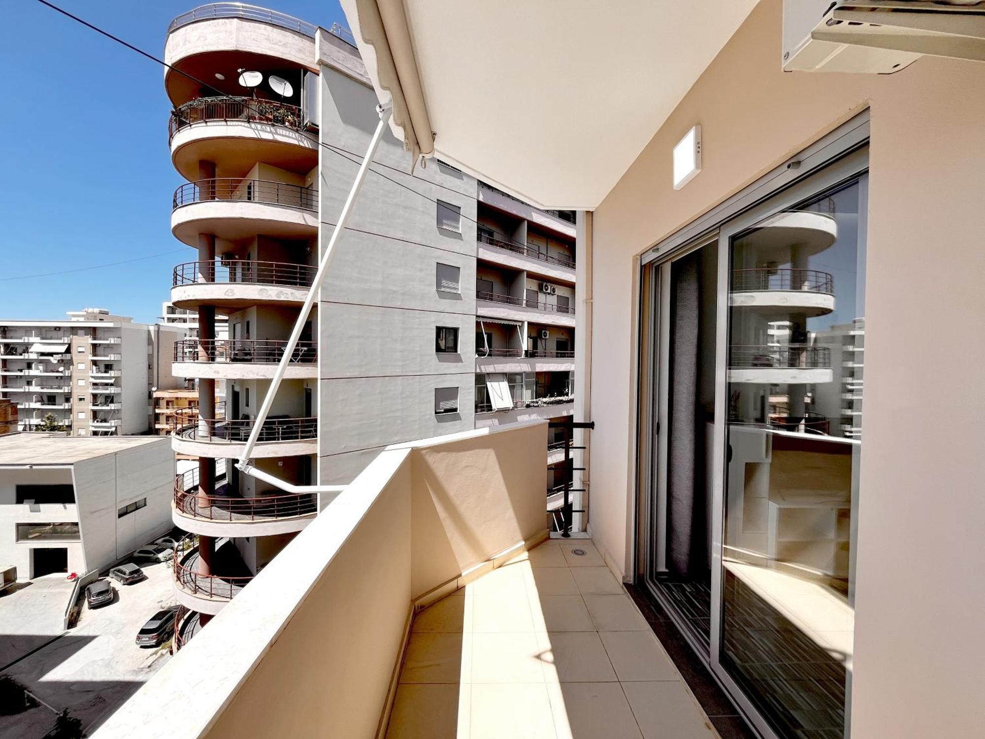 Kam Apartments In The City Center Vlorë Exteriör bild