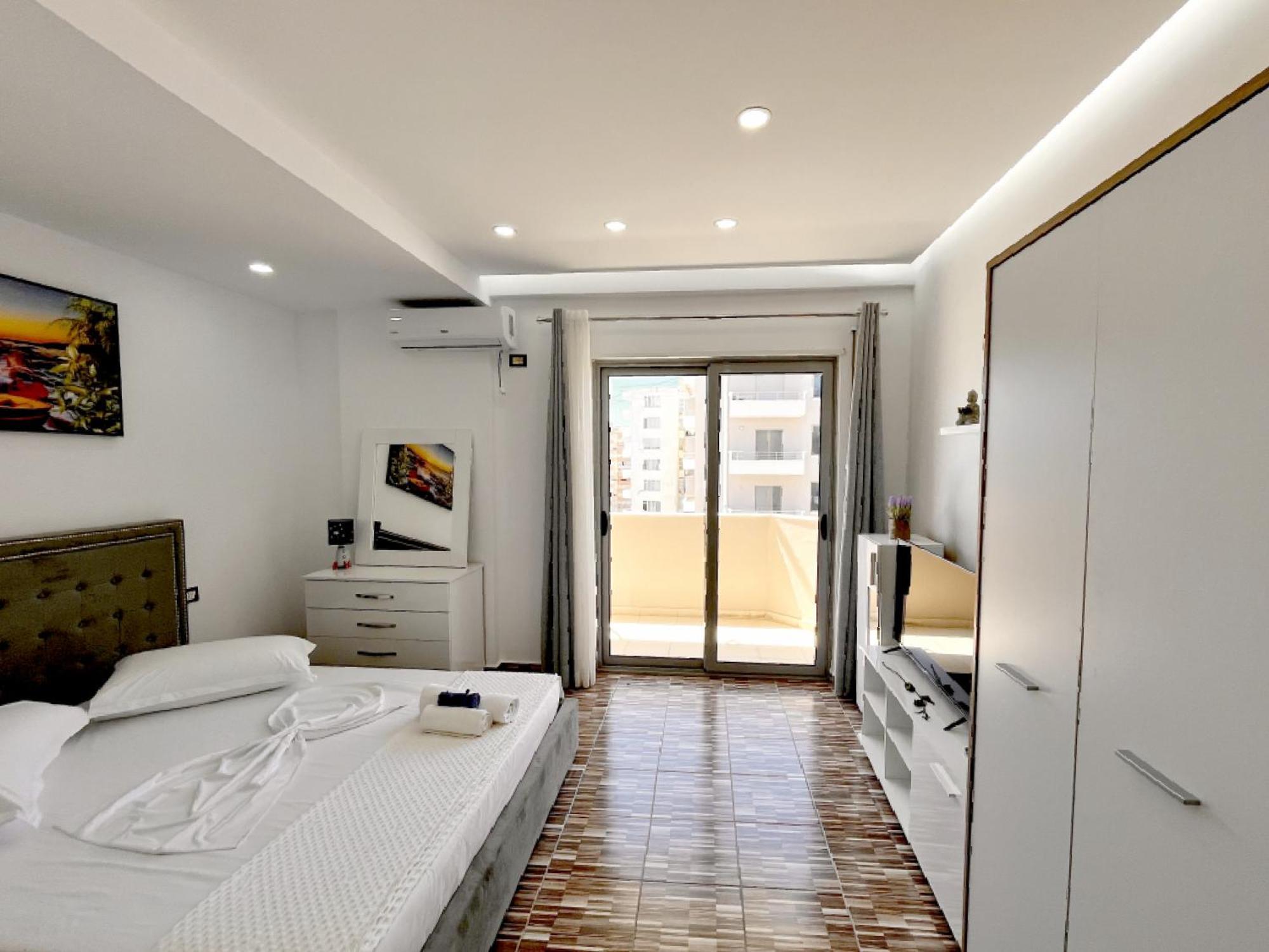 Kam Apartments In The City Center Vlorë Exteriör bild