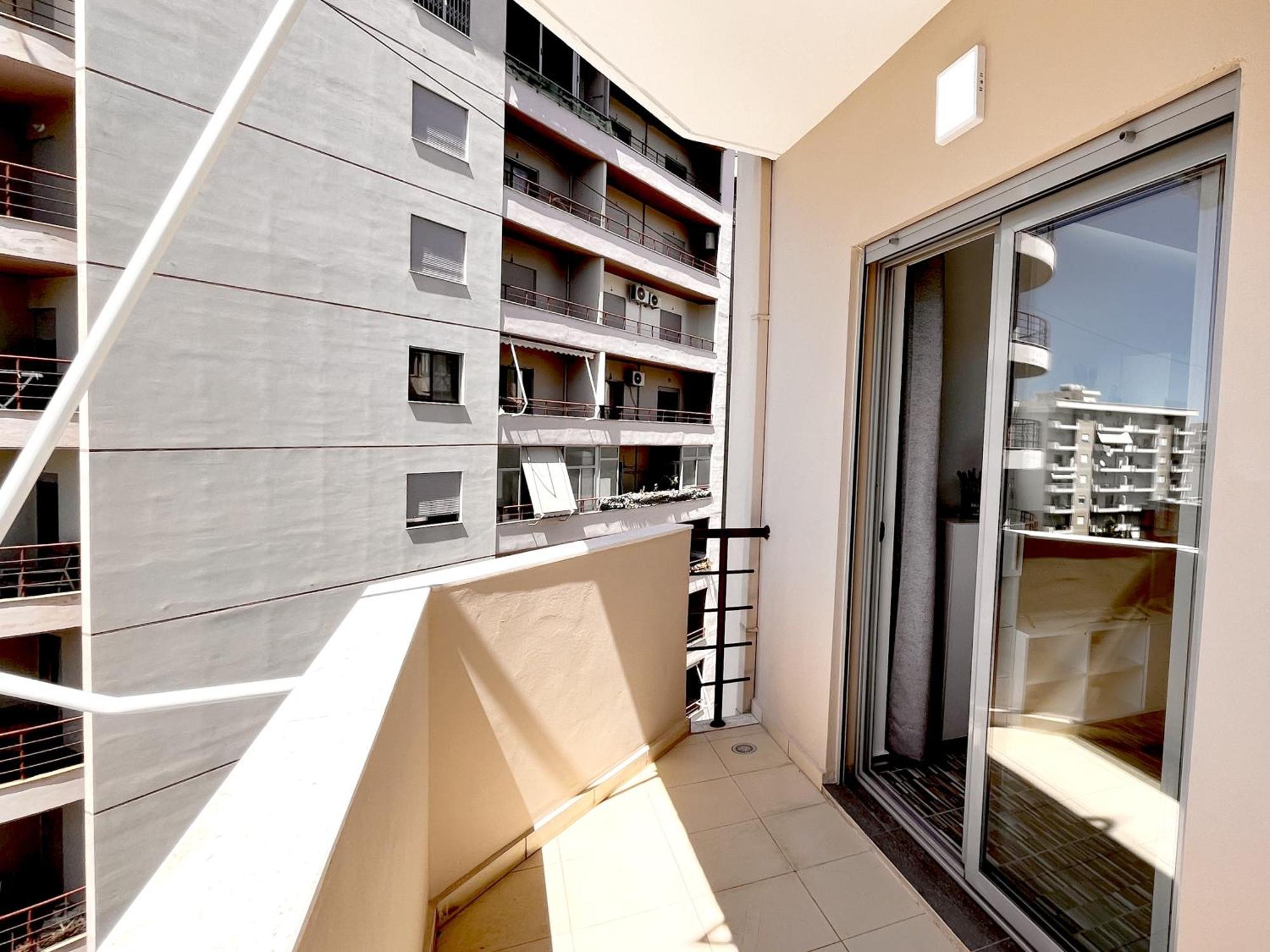Kam Apartments In The City Center Vlorë Exteriör bild