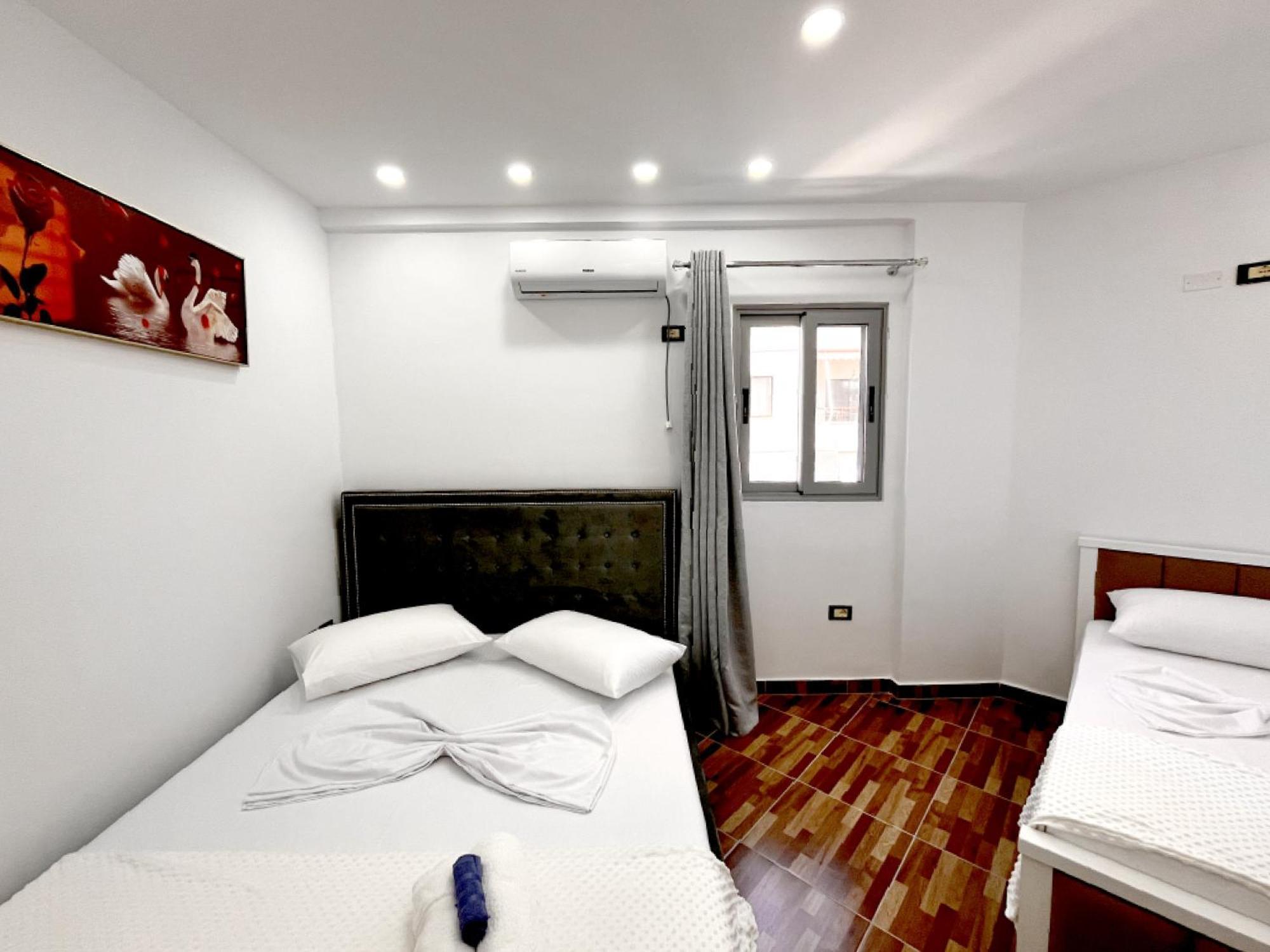 Kam Apartments In The City Center Vlorë Exteriör bild