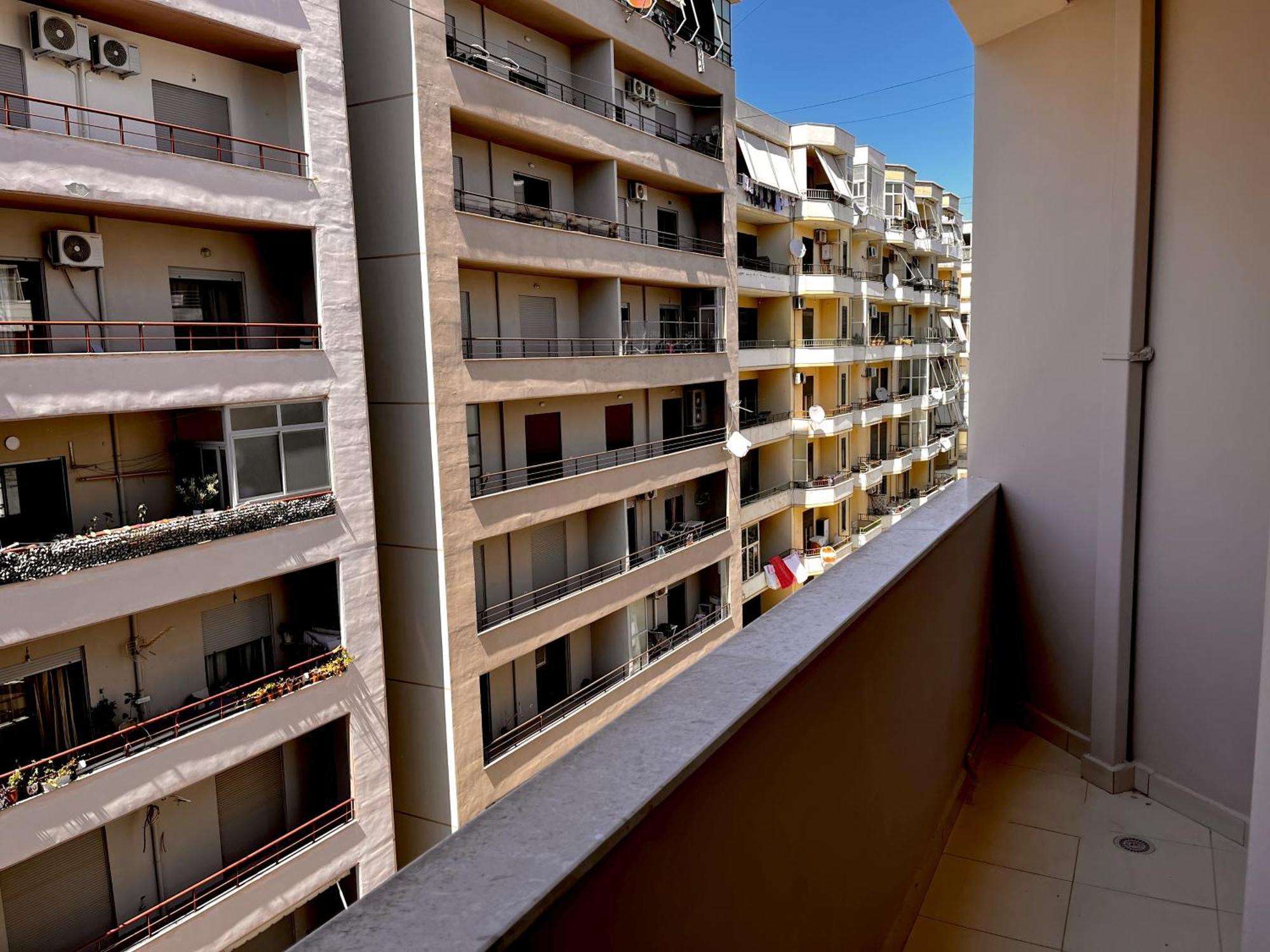 Kam Apartments In The City Center Vlorë Exteriör bild